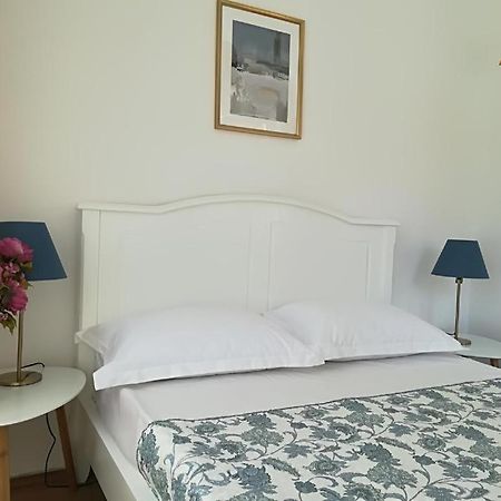 Guesthouse Smart Букурещ Екстериор снимка