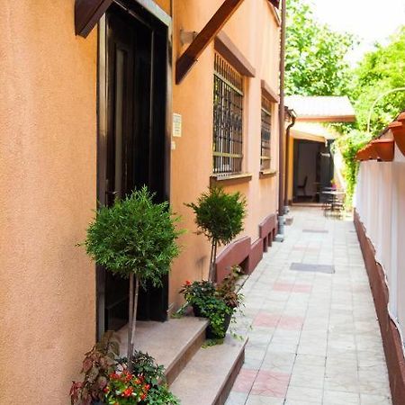 Guesthouse Smart Букурещ Екстериор снимка