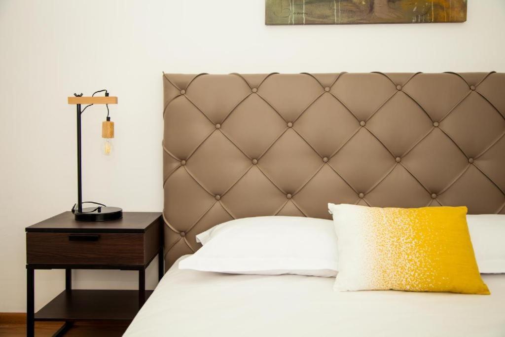 Guesthouse Smart Букурещ Екстериор снимка