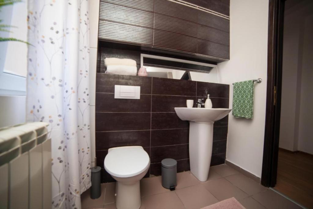 Guesthouse Smart Букурещ Екстериор снимка