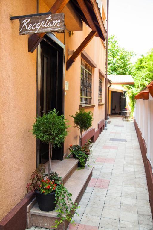 Guesthouse Smart Букурещ Екстериор снимка
